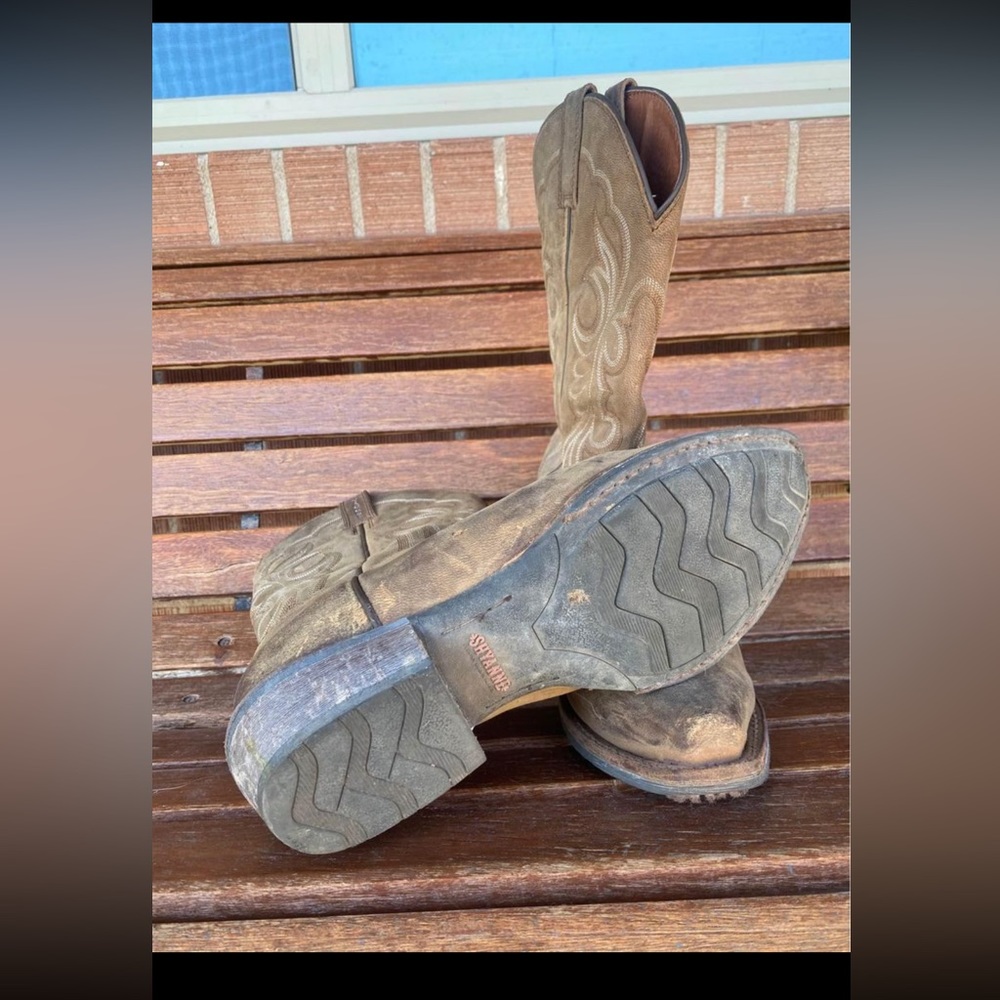 Used Boots - Picture 2 of 4